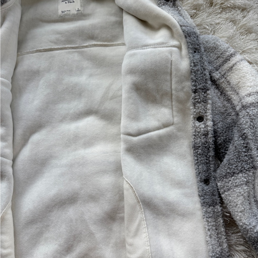 NWOT Abercrombie Plaid Sherpa Jacket - Picture 5 of 10